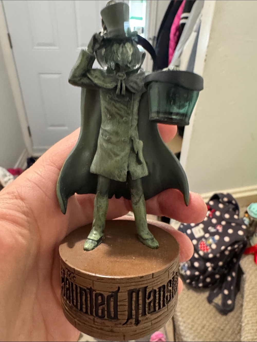 Disney haunted mansion hat box ghost ornament NWOT UNUSED